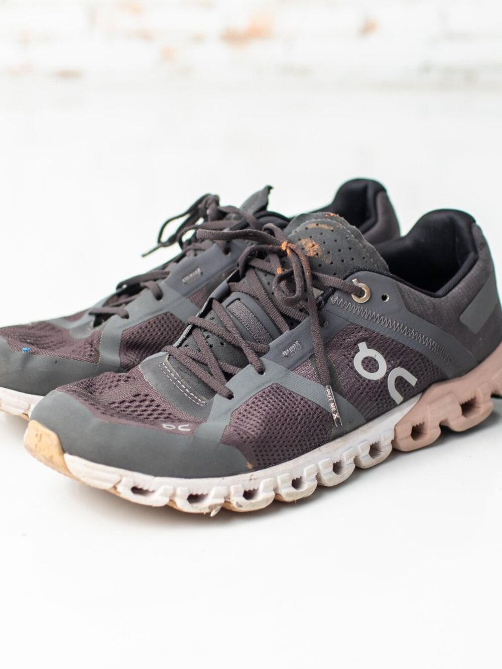 On Cloud Women's 9 Running Shoes Black Gray Pink Rock Rose CloudTec Sneakers
